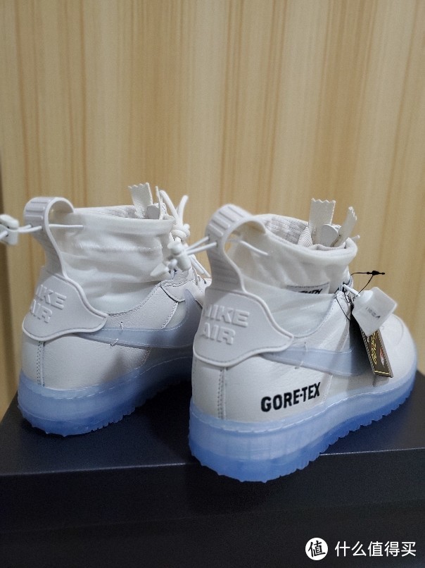 Nike Gore－Tex。这水晶底，不氧化可惜了！