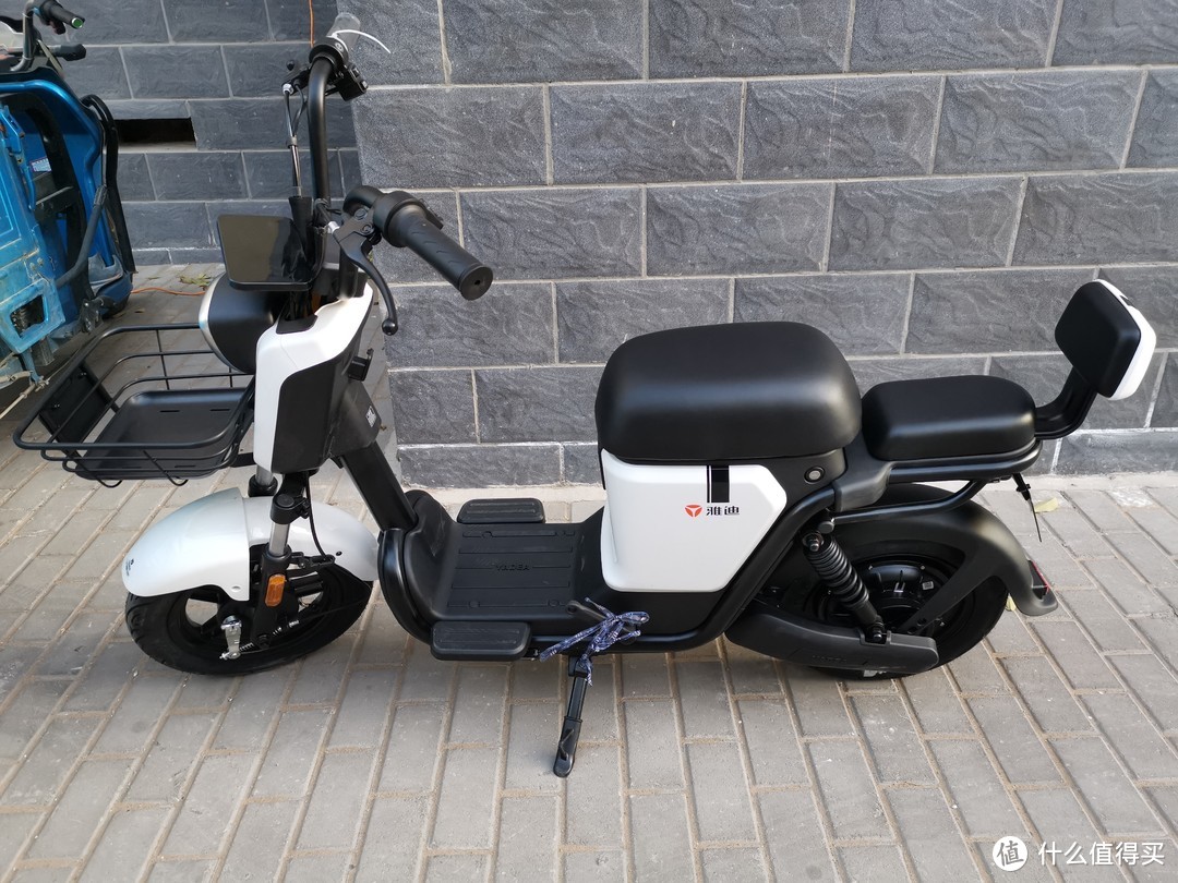 颜值担当,做风一样的勇士,雅迪电动车v20简评