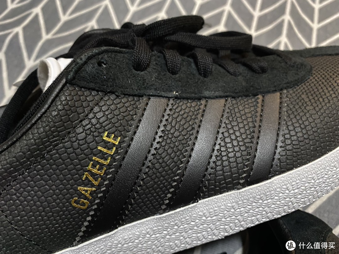 adidas三叶草Gazelle经典运动鞋