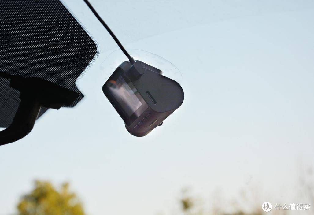 道路千万条安全第一条，70迈智能记录仪Pro夜视版上手体验