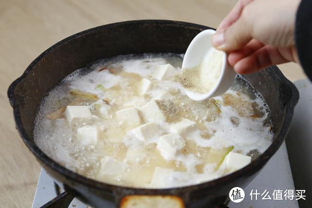 这鱼入口即化，比豆腐还嫩，煮汤简直要鲜掉眉毛