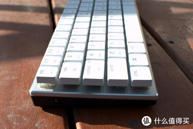 另类便携式蓝牙小键盘，酷冷SK621双模键盘拆解探秘
