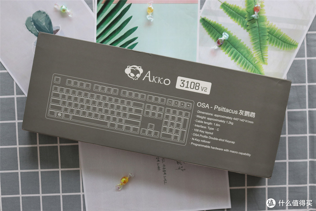 搭配全新OSA球形键帽，Akko 3108V2灰鹦鹉机械键盘开箱