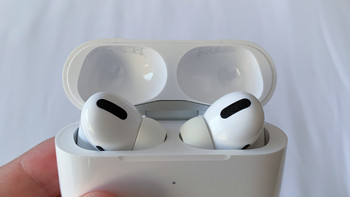 AirPods Pro使用方法充电体验(连接线|安装|降噪|音质|Siri)