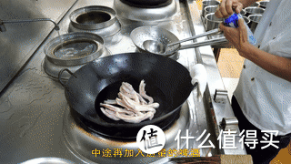 厨师长教你：“干锅鸭脚”的家常做法，边加热边吃全身都暖暖的