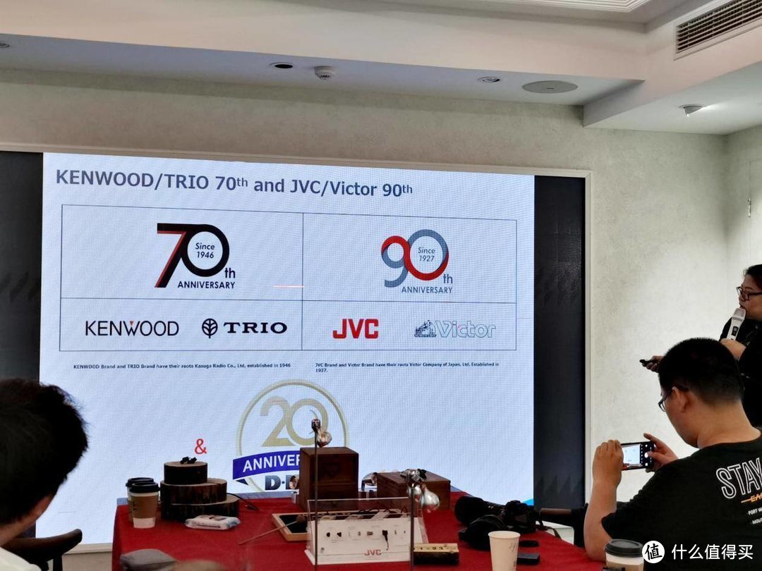 木耳搭配木振膜耳机是个什么火花组合-JVC木质振膜新旗舰FW1800和无线产品发布会
