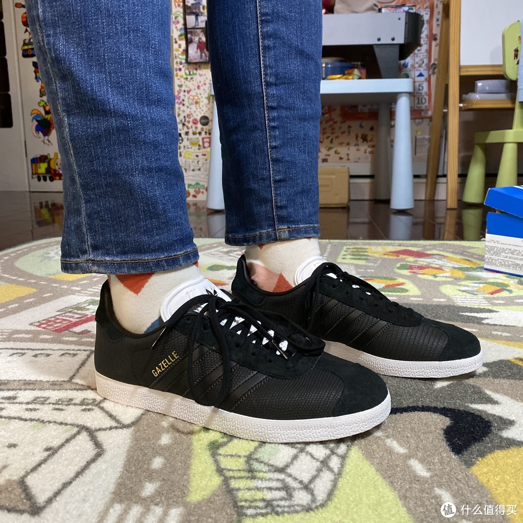 百搭的adidas三叶草Gazelle休闲鞋