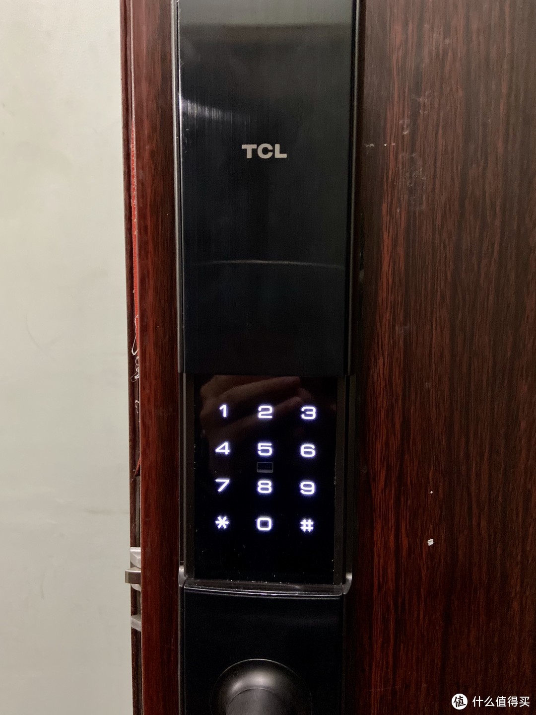 ​TCL智能门锁K5虽贵，但它不仅外观好看而且更快更好更安全