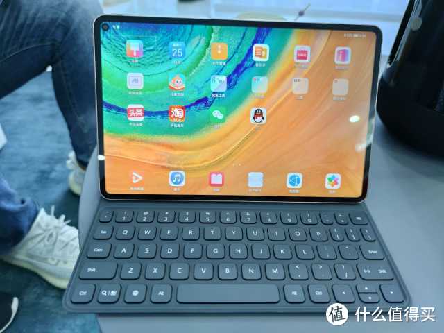 华为MatePad Pro，iPadPro的竞争者？还是笔电的替代品？