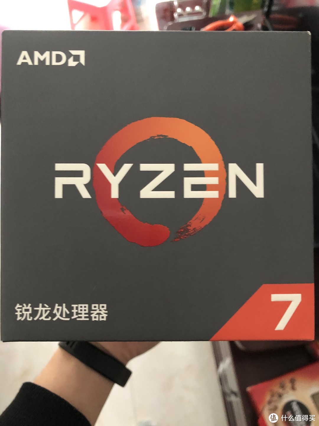 Ryzen 7 2700。主板和处理器都是三年质保。