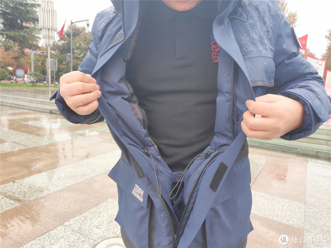 4℃冬雨淋半小时，小米有品早风抗寒鹅绒服硬核挑战短袖过冬，结局出人意料