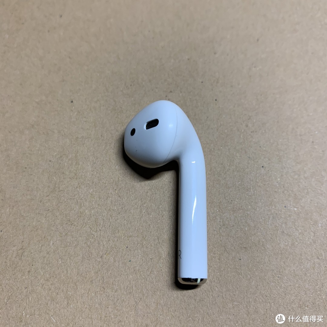 （AirPods 1)