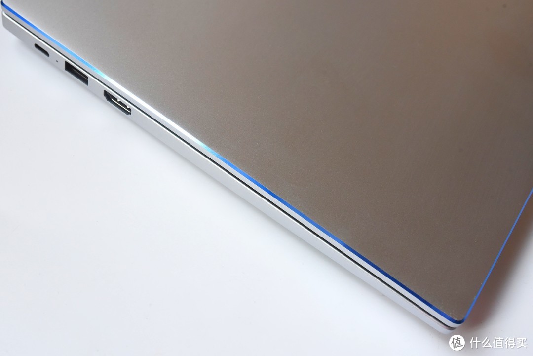高性价比的轻薄笔电——搭载了RYZEN 7的新款荣耀MagicBook 14究竟表现如何？