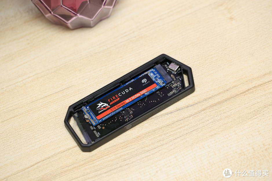 如何打造一个1000MB/s的高速移动SSD？这个硬盘盒真香