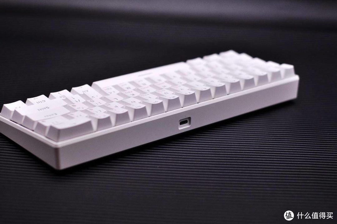 键盘控的第一把61键配列，黑爵i610T有线蓝牙双模机械键盘