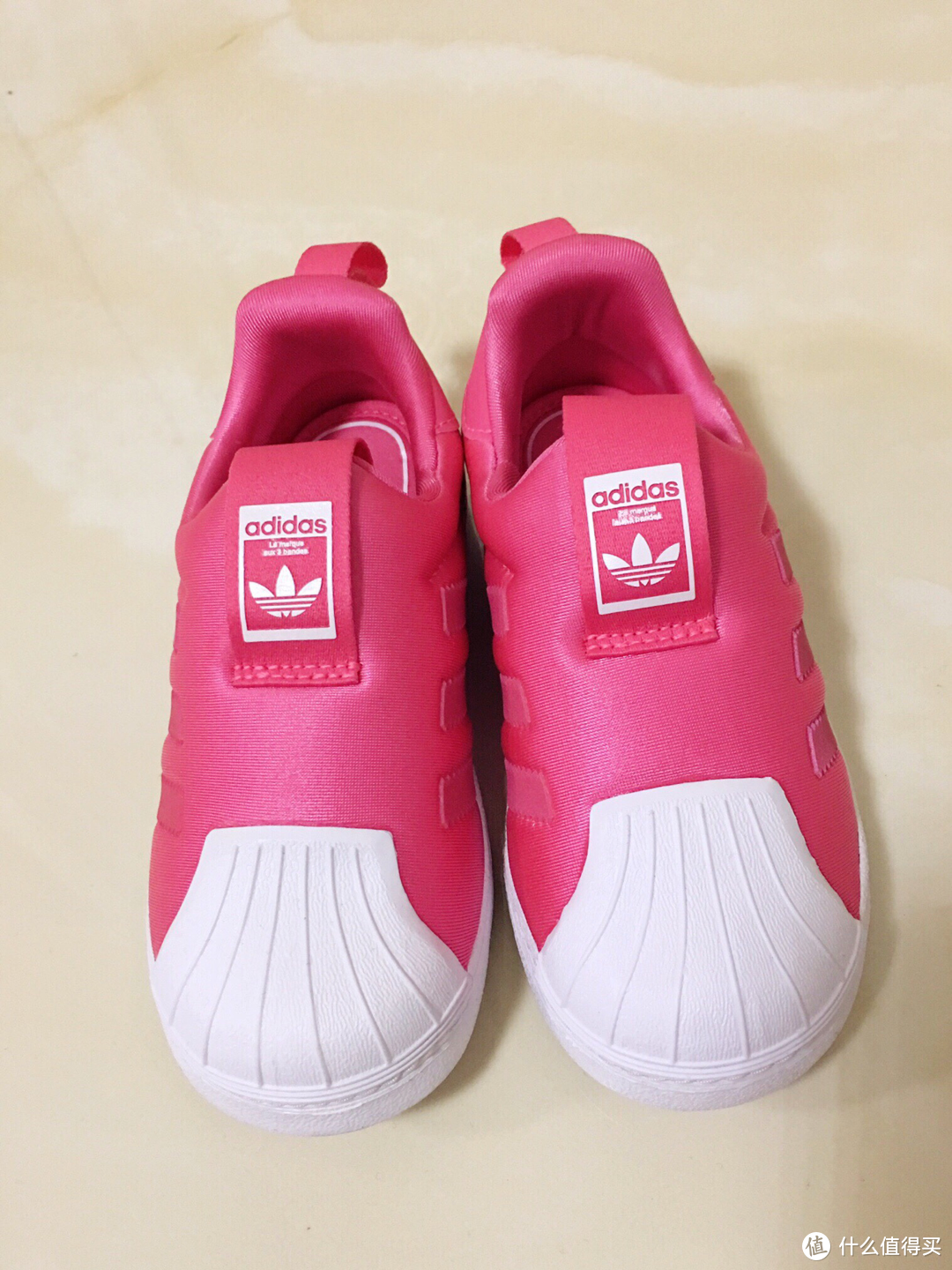 娃的第一双三叶草 adidas女童贝壳鞋天然粉