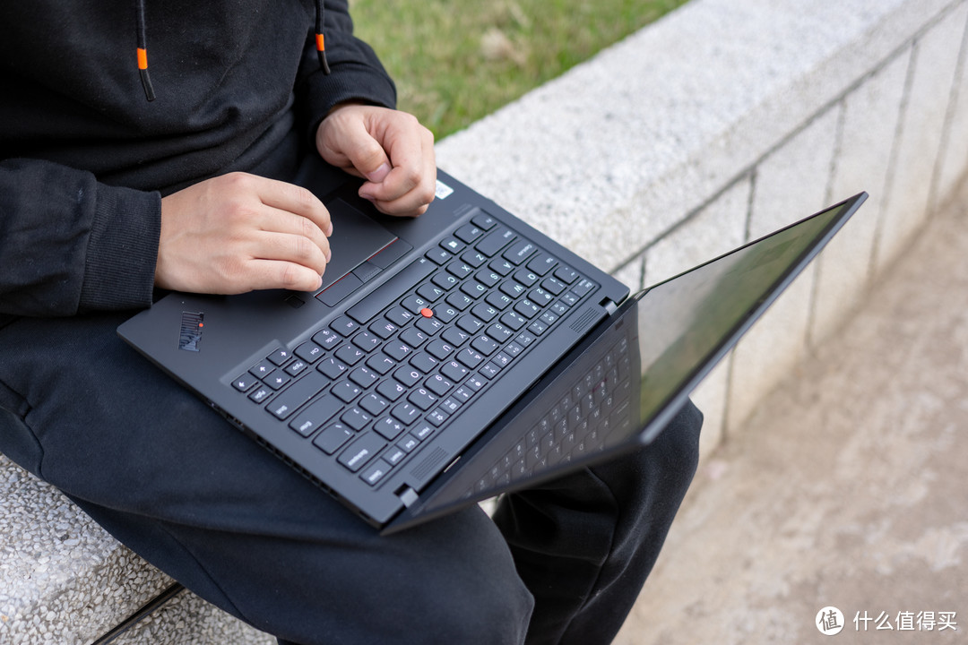 ThinkPad X1 Carbon 2019评测：年度旗舰商务本，黑FUN礼购特惠多