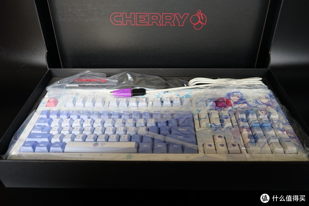 交给二次元的智商税:哔哩哔哩xCherry 十周年花嫁定制机械键盘 开箱！ 