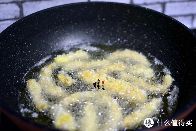 孩子爱吃的炸鸡柳，妈妈在家自己做，外酥里嫩超香，零添加更健康