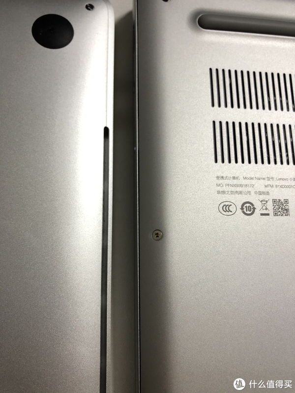 缝隙控制对比，毕竟中低价格的笔电，和MacBook Pro13肉眼可见的差距。
