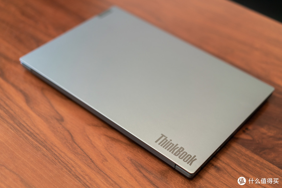 右下角的ThinkPad变成了ThinkBook，也意味着钱包可以有一丝喘息的机会