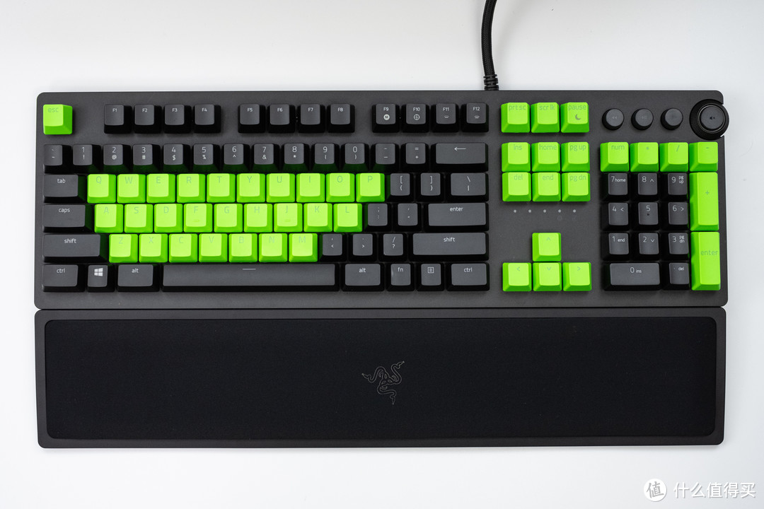 给黑换绿，拒绝打油：雷蛇 Razer 双色注塑PBT键帽升级套件+腕托 组合