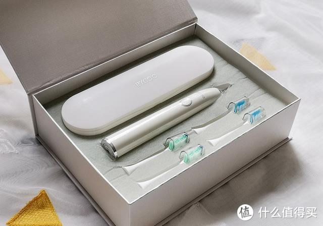 IPX8级防水、满电让你能用坏一个刷头：BYCOO H9电动牙刷