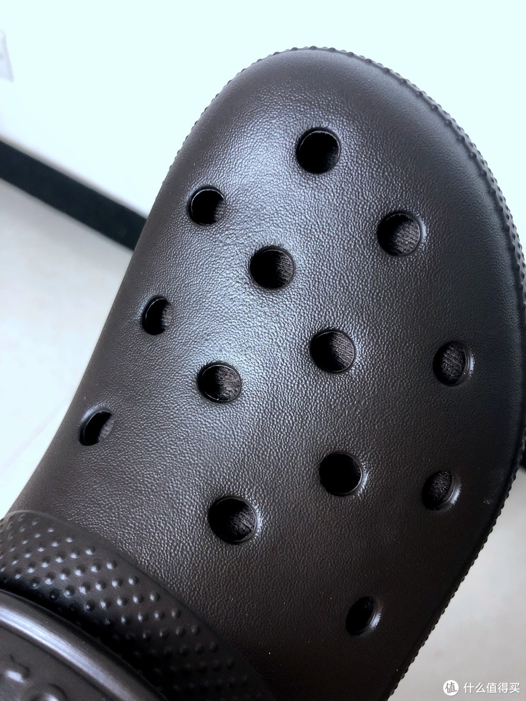 双11买的拖鞋现在终于能穿了-Crocs 卡骆驰 203591 暖棉拖鞋