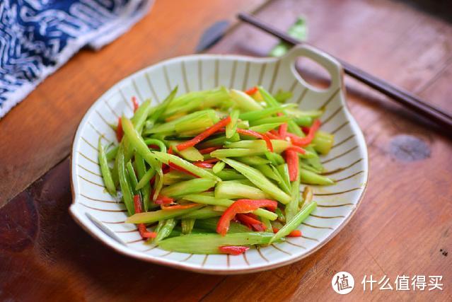 肉吃多了，别忘了吃这个菜来清理肠胃，粗纤维特丰富，清脆美味