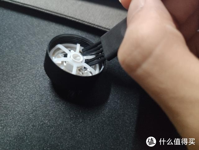 剃须也算天降大任！须眉涡轮三叶剃须刀上手：绝对的出差利器