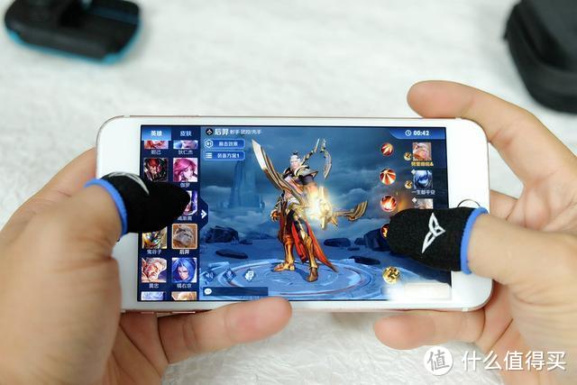 数码产品篇十五 玩游戏手汗多咋办 网友 试试飞智蜂套2 再多手汗也不怕 游戏手柄 什么值得买