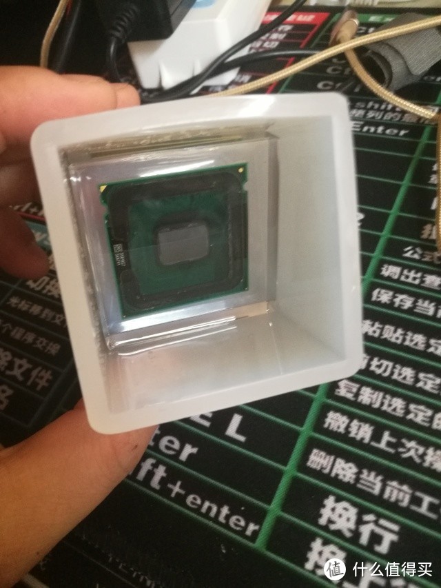 手把手教你封存CPU——CPU水晶滴胶