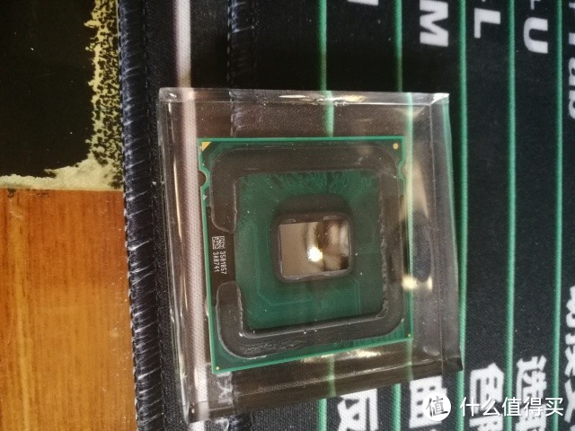 手把手教你封存CPU——CPU水晶滴胶