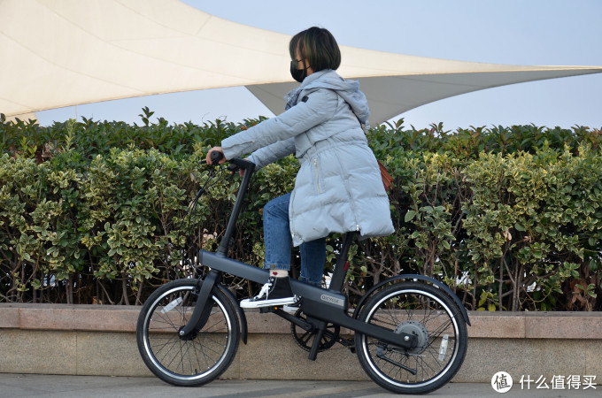 小米生态链"骑记电动助力自行车"评测:铝合金车架,40km助力骑行