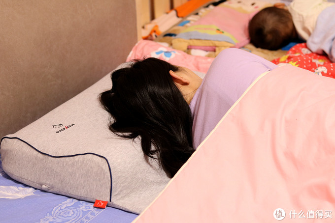枕头选不好可能导致颈椎病，新一代智能充气枕，有效防治颈椎反弓