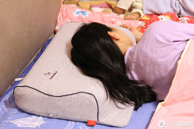 枕头选不好可能导致颈椎病，新一代智能充气枕，有效防治颈椎反弓