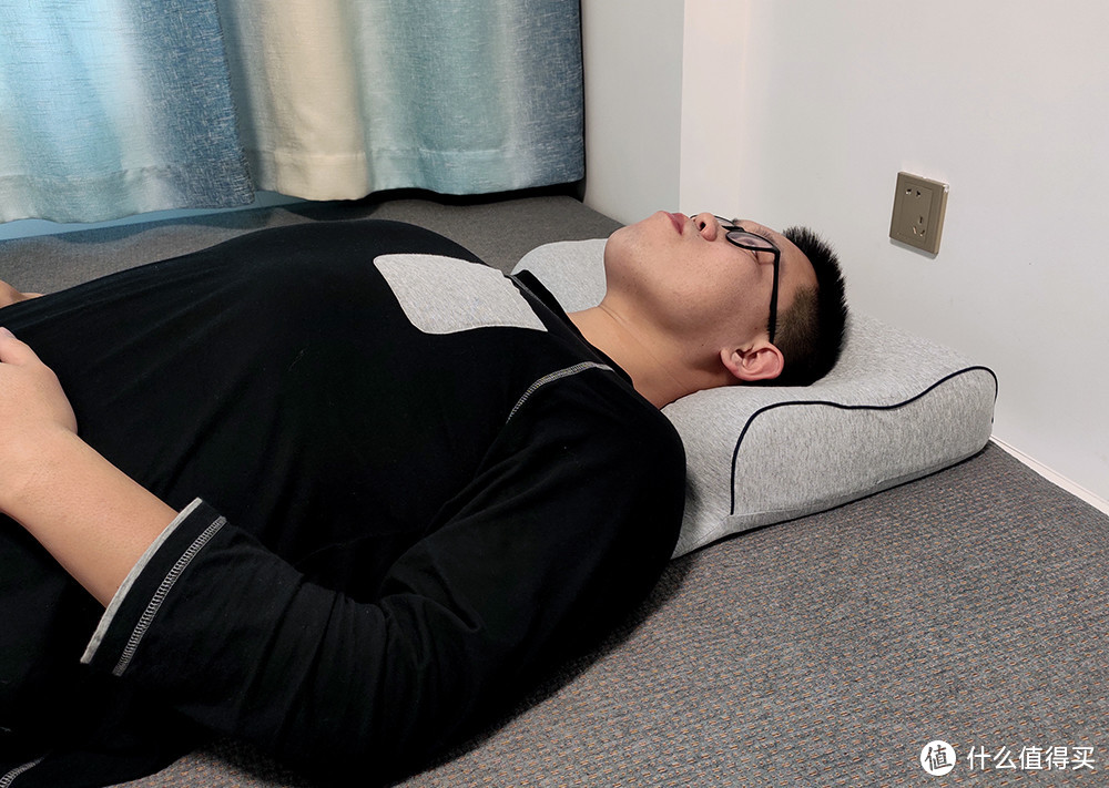 睡眠和颈椎不够好，可能是枕头的问题，买个智能护颈枕试一试