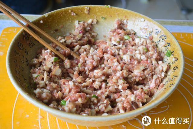 自己在家也能做出香喷喷的肉包子，加点这菜营养翻倍，早餐吃真香