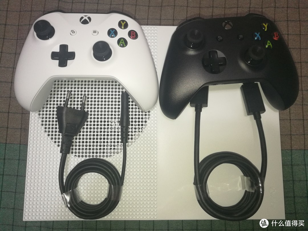 黑五购*带双手柄的超大号机顶盒之Xbox One S德亚版极速开箱篇