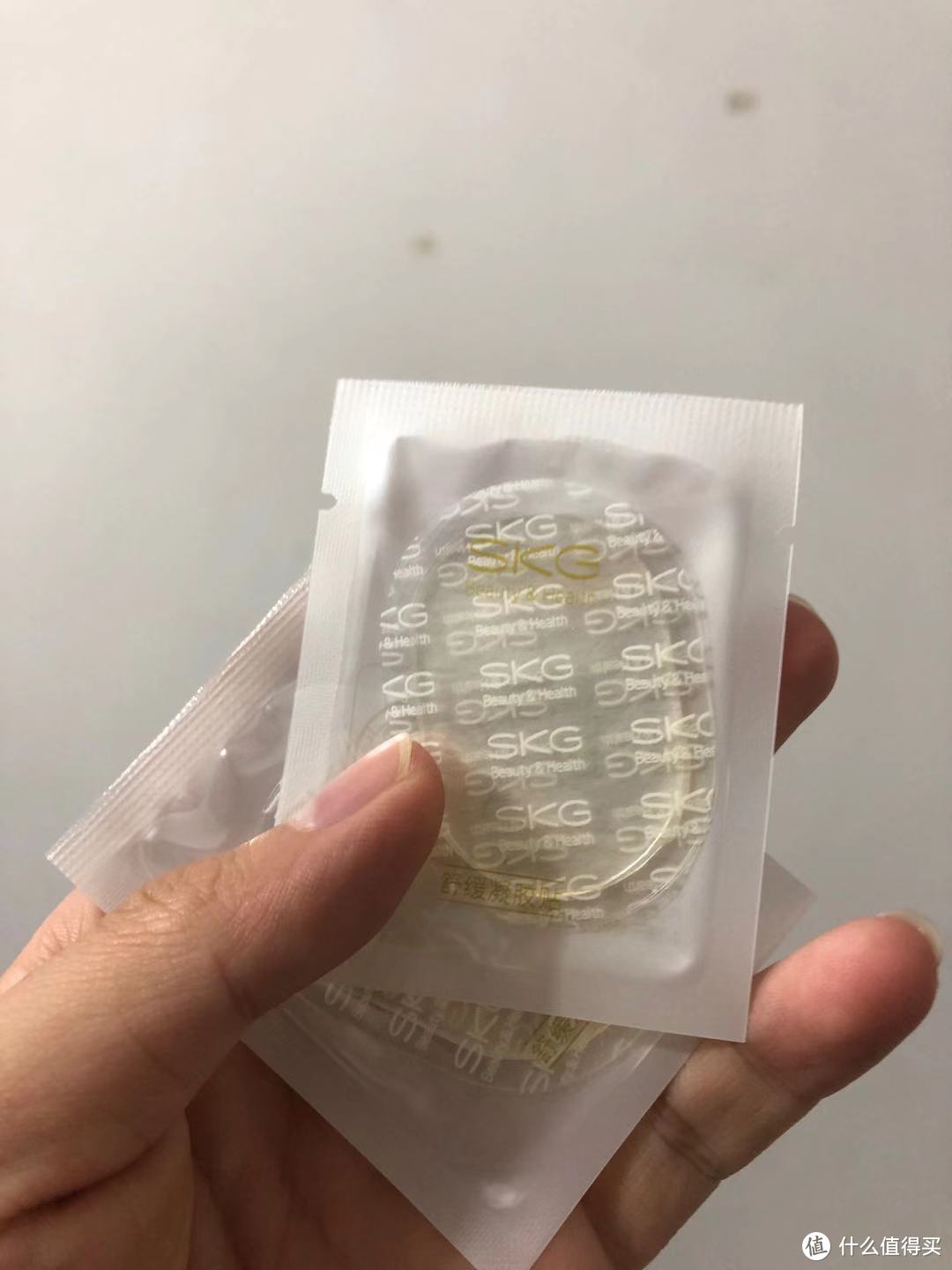 SKG颈椎按摩仪开箱，智商税还是真的实用