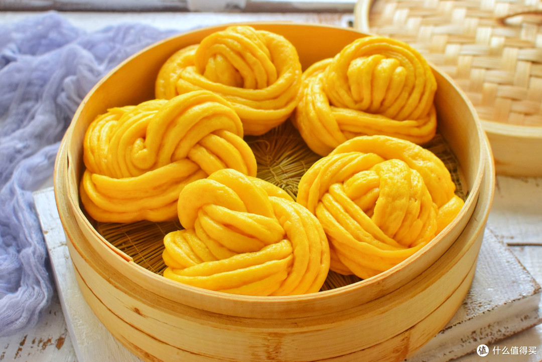 南瓜花卷少吃一顿都难受 卷一卷轻松搞定 口感松软 层次分明 粮油调味 什么值得买
