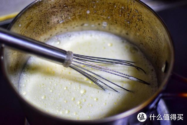 不用奶油不用香精，一口小奶锅就能做出奶香浓郁的冰棍，一学就会