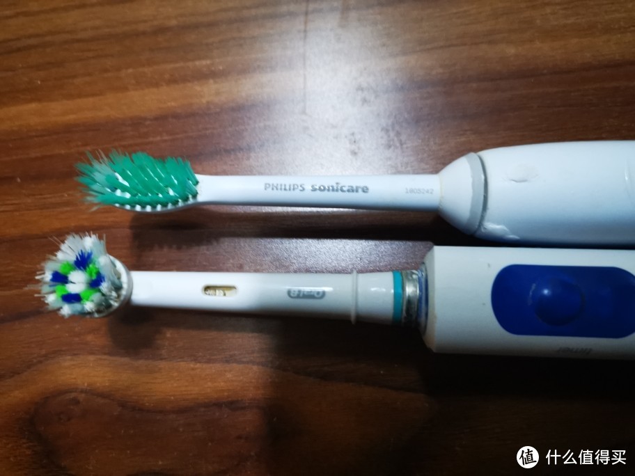 PHILIPS 飞利浦 HX6511 电动牙刷开箱，与欧乐B简单对比