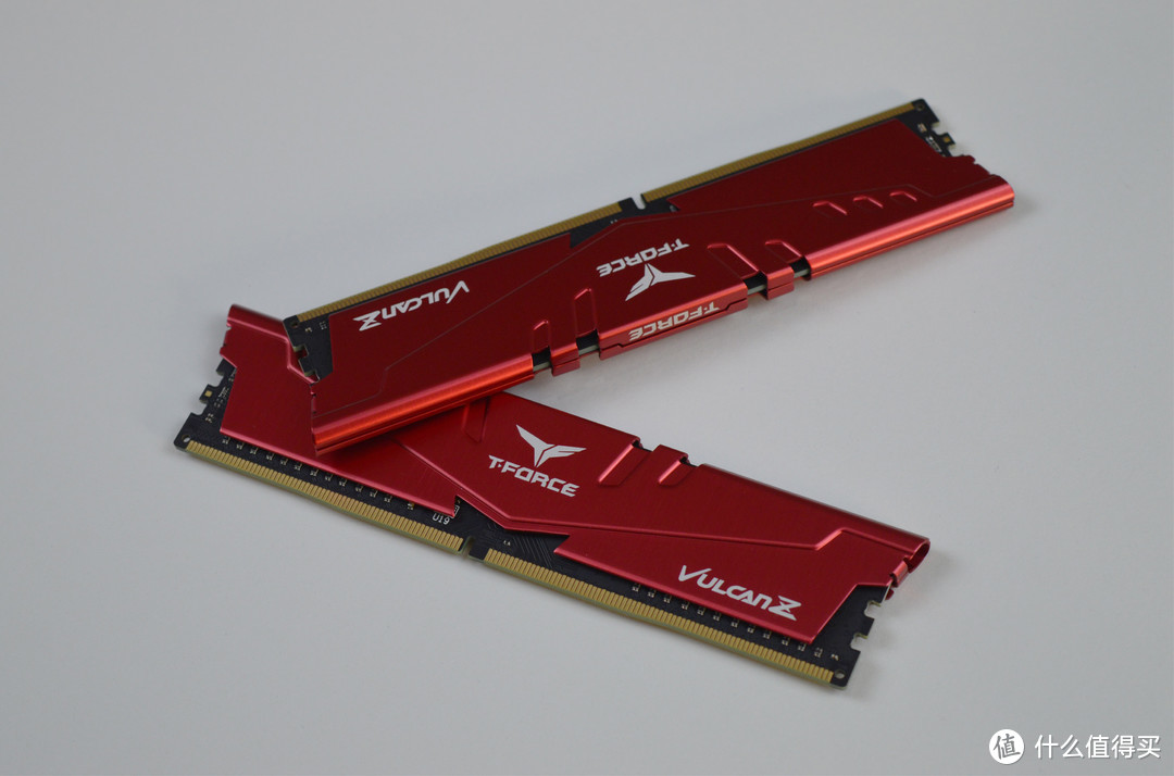 超频强劲,价位美丽：十铨VULCAN Z 火神  DDR4 3000套条开箱体验