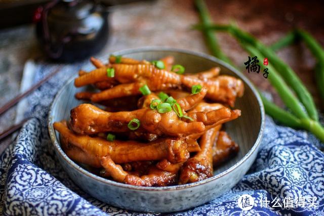 教你做最好吃的红烧鸡爪，不仅能当下酒菜还能当零食，啃到舔手指