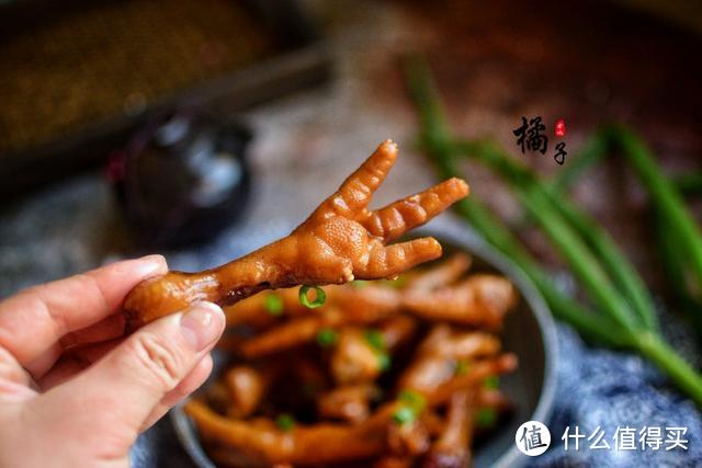 教你做最好吃的红烧鸡爪，不仅能当下酒菜还能当零食，啃到舔手指