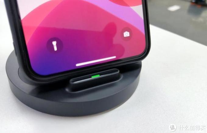 摆脱插拔烦恼，20W小米立式无线充电器上手体验