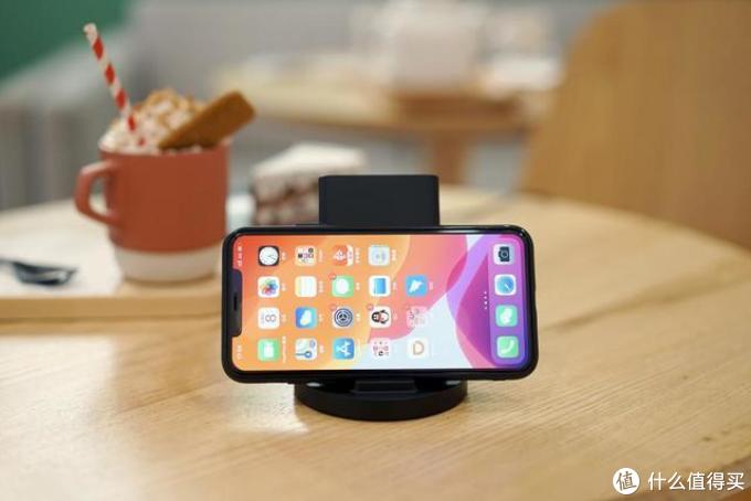 摆脱插拔烦恼，20W小米立式无线充电器上手体验