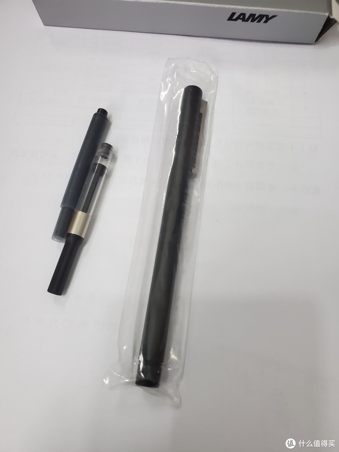 一支笔，一个Z27吸墨器，原装蓝色墨囊换成黑色了