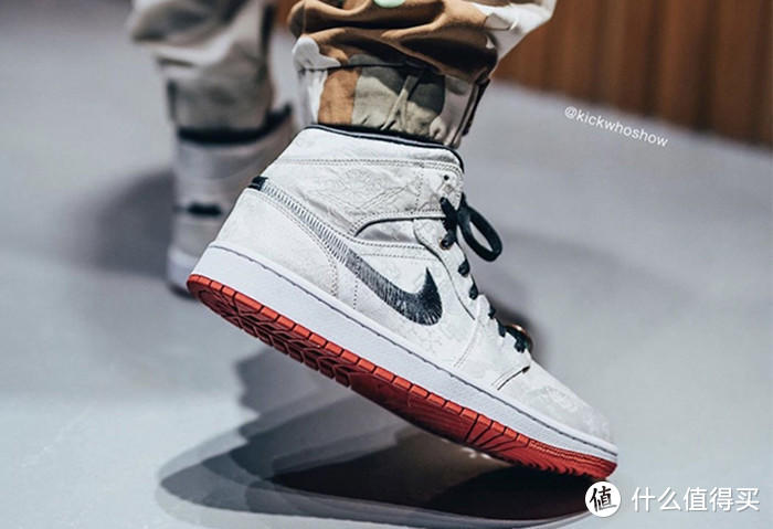 一周球鞋看台｜“白丝绸”AJ1终于登场、YEEZY拖鞋即将发售